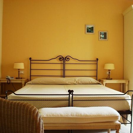 Villa Elite Resort ลีโมเนซุลการ์ดา ภายนอก รูปภาพ
