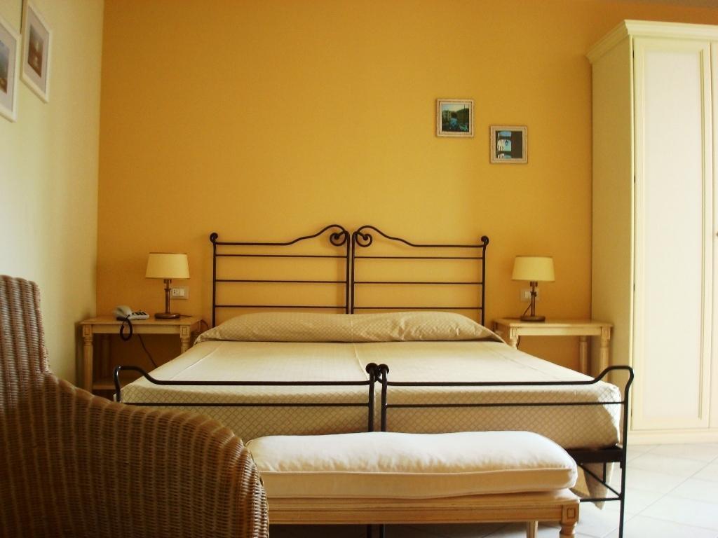Villa Elite Resort ลีโมเนซุลการ์ดา ภายนอก รูปภาพ