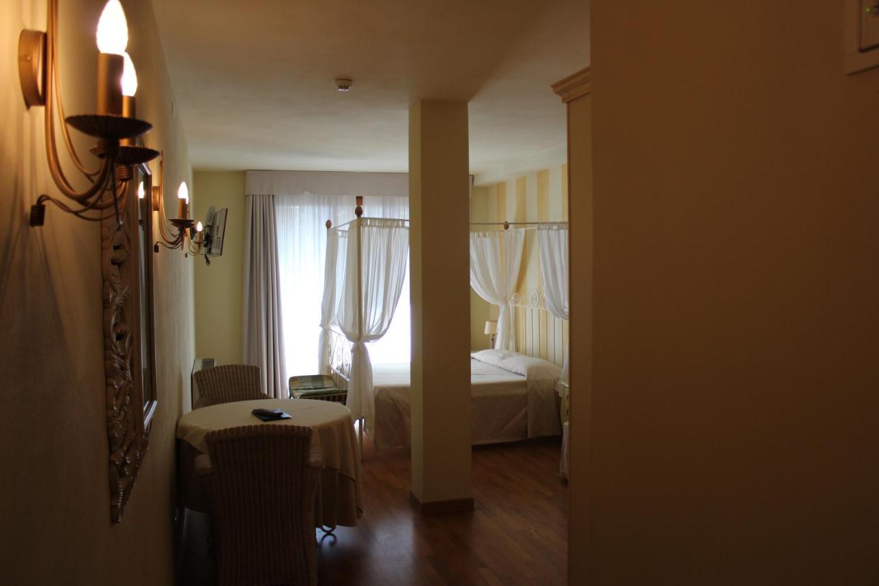 Villa Elite Resort ลีโมเนซุลการ์ดา ภายนอก รูปภาพ